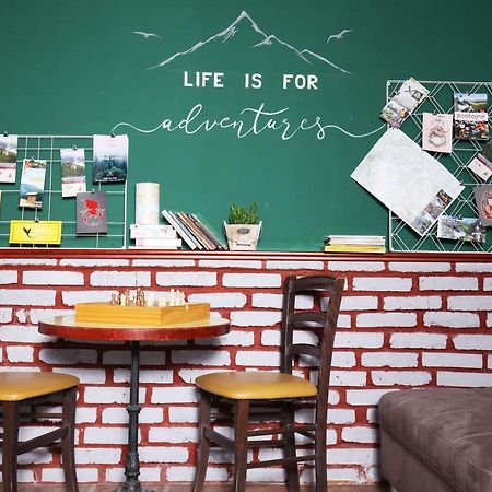 Eagle'S Nest Hostel โพสโตยนา ภายนอก รูปภาพ