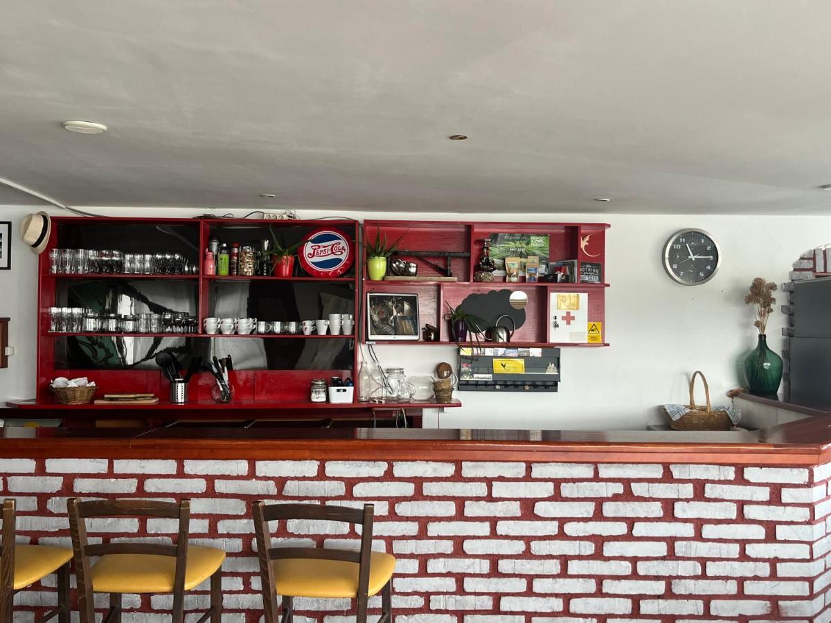 Eagle'S Nest Hostel โพสโตยนา ภายนอก รูปภาพ