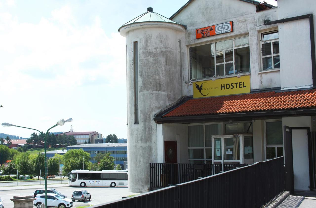Eagle'S Nest Hostel โพสโตยนา ภายนอก รูปภาพ